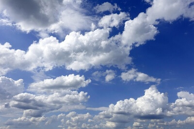 晴れ渡る空
